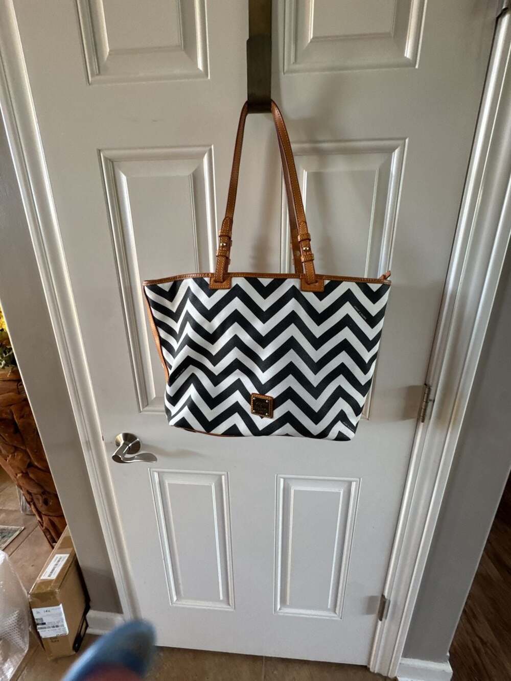 Dooney & Bourke Chevron Zig-Zag Print Large Tote Bag